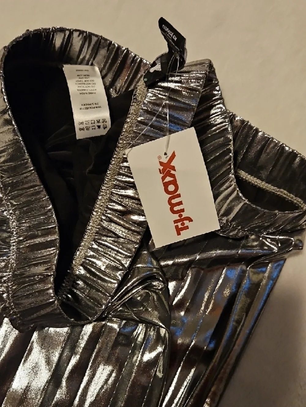Sincerely Jules Metallic Silver Pleated Pants - Picture 8 of 8